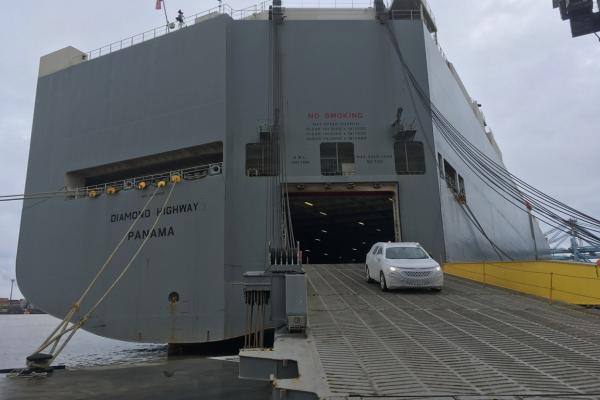 Porto de Itajaí realiza a 5ª operação teste de veículos da montadora General Motors (GM).