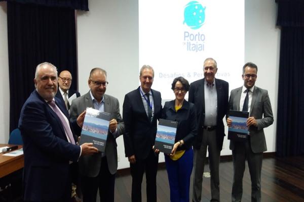 FIESC e Superintendência do Porto de Itajaí realizam Reunião Conjunta das Câmaras de Transporte e Logística e de Comércio Exterior.