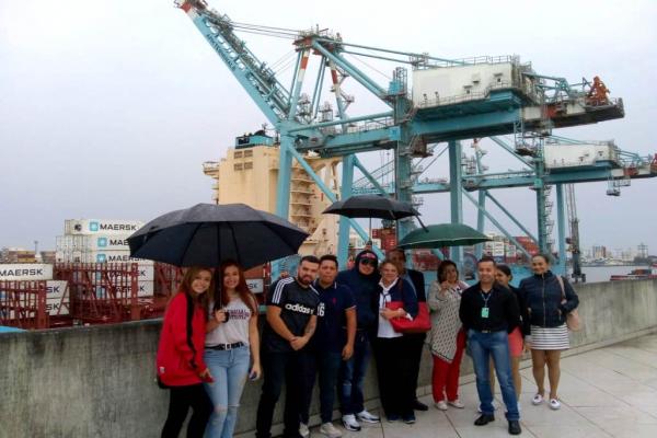 Porto de Itajaí recebe comitiva de universitário da Colômbia. 