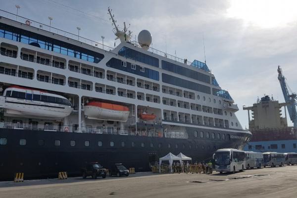 Transatlântico de Malta atraca no berço 3 do Porto de Itajaí.