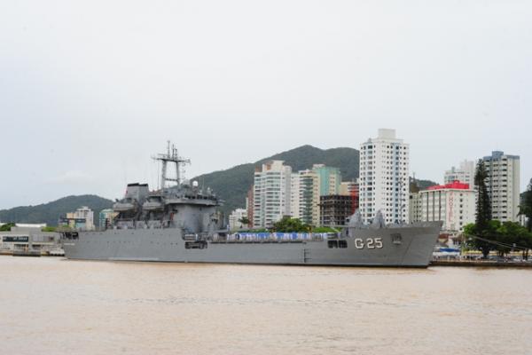 Itajaí recebe embarcações da Marinha do Brasil