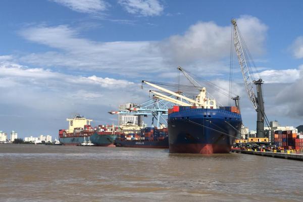 Porto de Itajaí registra no 1º trimestre de 2019 um aumento de 42% na movimentação de cargas.