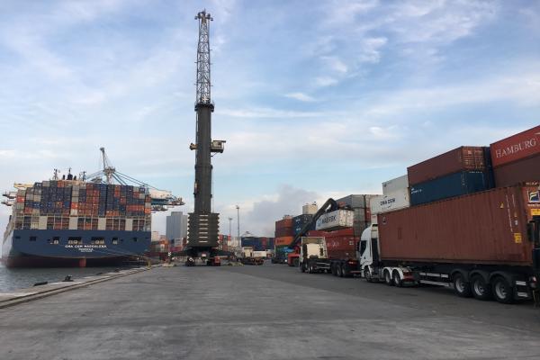 Porto de Itajaí cresceu 3% na movimentação de cargas.