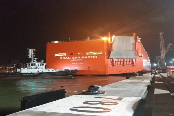 Porto de Itajaí recebe vigésima oitava embarcação com carros da montadora General Motors.
