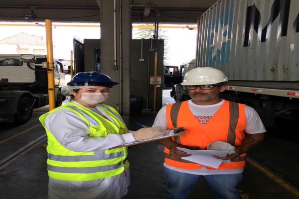 Superintendência do Porto de Itajaí em parceria com o SEST SENAT realiza campanha de conscientização ao novo Coronavírus para os trabalhadores de transporte.