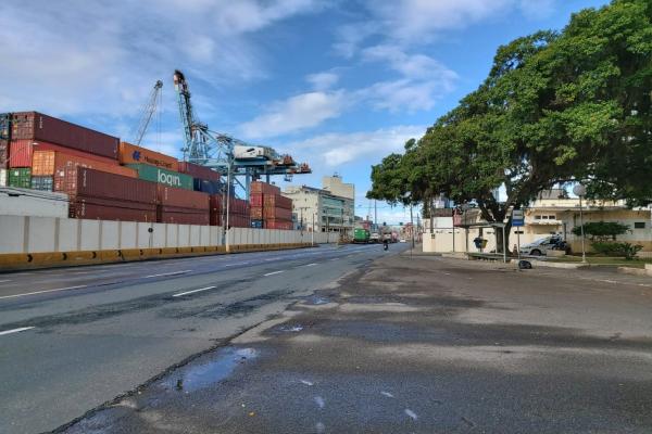 Com adequações operacionais e liberação do “Sistema Carrossel”, Porto de Itajaí diminui filas de espera de caminhões.