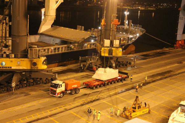 Operação especial da APM Terminals Itajaí movimenta equipamentos da nova linha de montagem da Cerâmica Portobello
