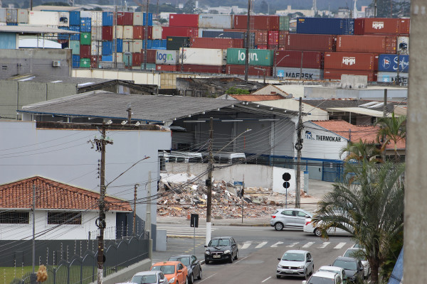 Novas demolições viabilizam continuidade do projeto de construção da Rua do Porto.
