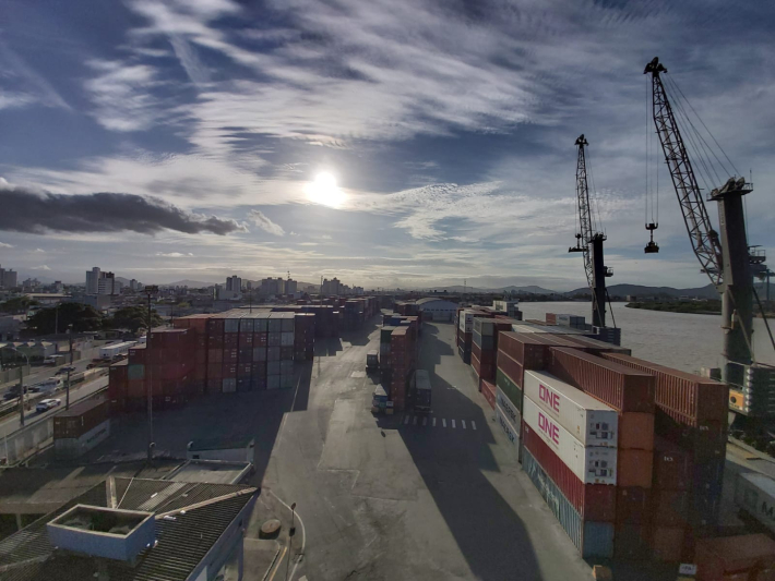 Complexo Portuário de Itajaí registra movimentação de 1,3 milhão de toneladas em dezembro