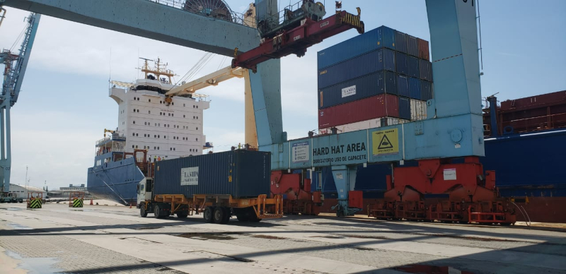 Porto de Itajaí antecipa 1ª linha de carga de contêineres em 2023