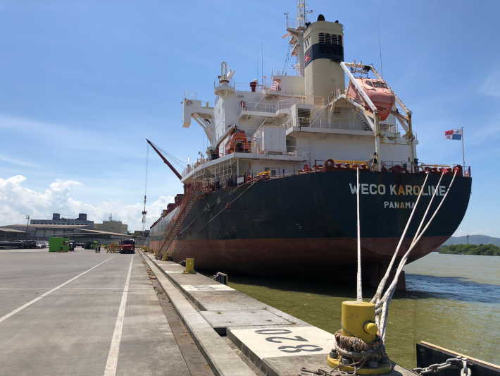 Porto de Itajaí inicia 2024 com intensa movimentação de carga geral