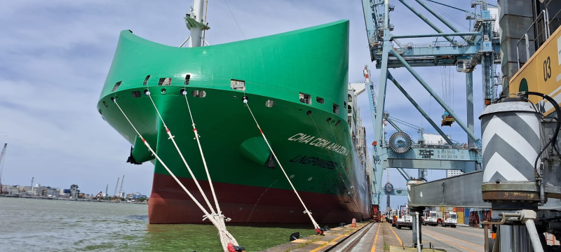 Porto de Itajaí recebeu o maior navio em sua história portuária.