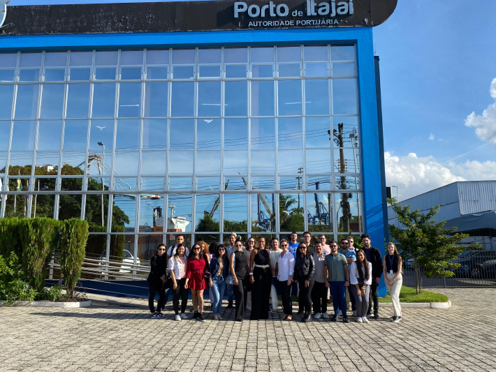 Porto de Itajaí incentiva a educação com projeto que aproxima estudantes do universo portuário