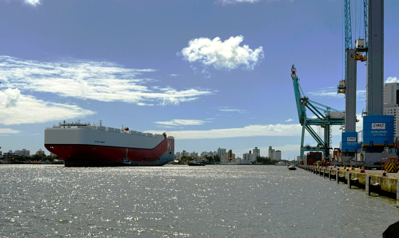 PORTO DE ITAJAÍ RECEBE NAVIO RO-RO COM 818 VEÍCULOS DA BMW