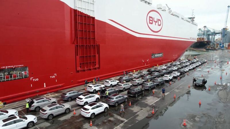 Porto de Itajaí recebe navio BYD Changsha com mais de 7,2 mil veículos